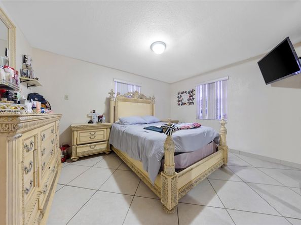287 NW 31st St, Miami FL 33127