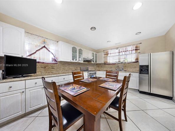 287 NW 31st St, Miami FL 33127