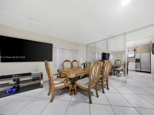 287 NW 31st St, Miami FL 33127