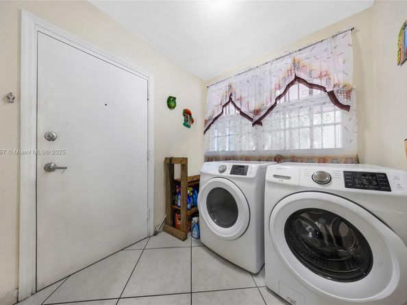 287 NW 31st St, Miami FL 33127