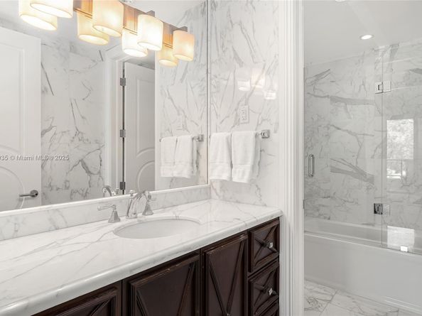 5233 Fisher Island Dr 5233, Miami Beach FL 33109