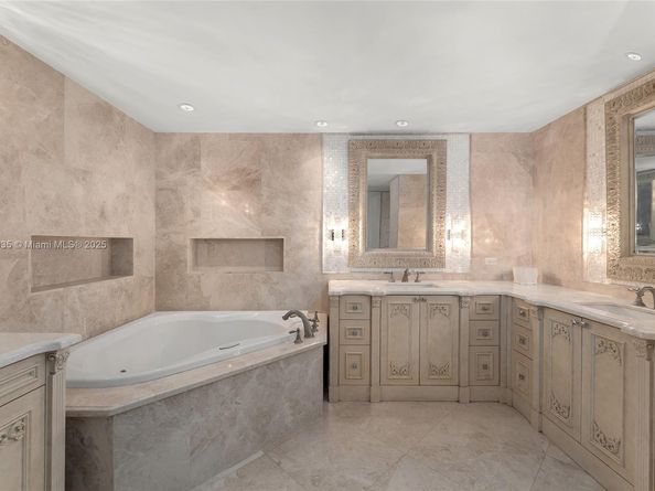 5233 Fisher Island Dr 5233, Miami Beach FL 33109