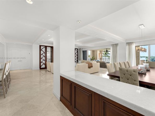 5233 Fisher Island Dr 5233, Miami Beach FL 33109