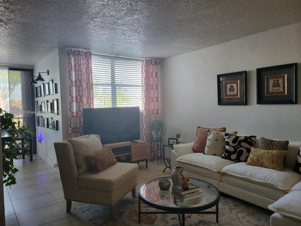 9411 SW 4th St 203, Miami FL 33174