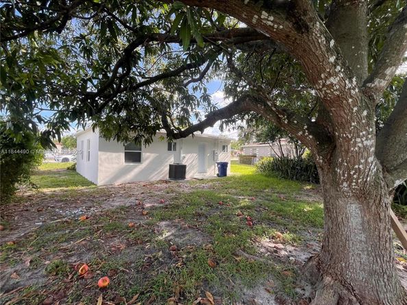 2481 NW 154th St, Miami Gardens FL 33054