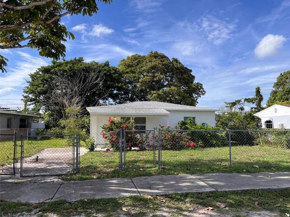 2481 NW 154th St, Miami Gardens FL 33054