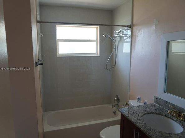1921 Bahama Dr, Miramar FL 33023