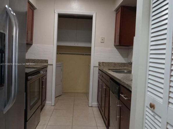 1921 Bahama Dr, Miramar FL 33023