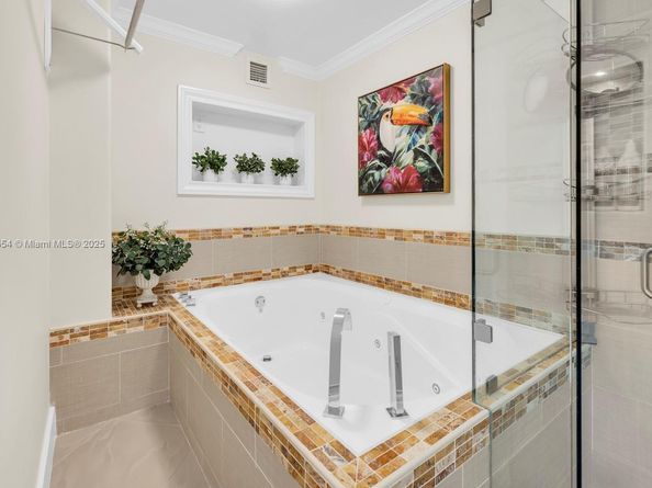 7135 Collins Ave 1126, Miami Beach FL 33141