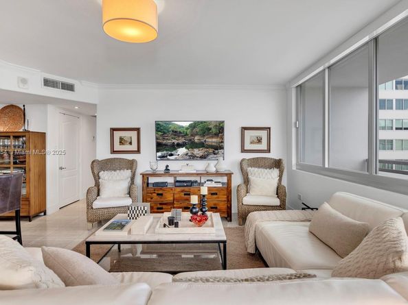 7135 Collins Ave 1126, Miami Beach FL 33141