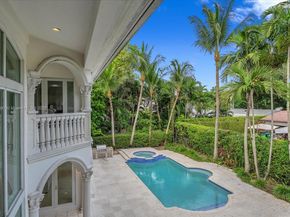 7975 SW 52nd Ct, Miami FL 33143