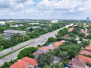 573 NW 135th Ter, Plantation FL 33325