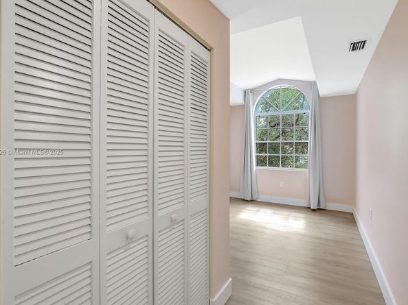 573 NW 135th Ter, Plantation FL 33325
