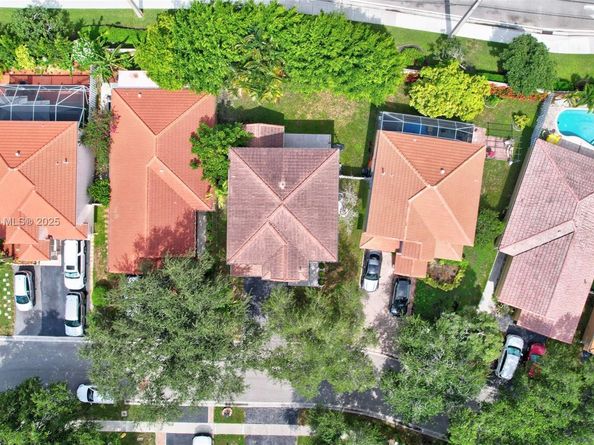573 NW 135th Ter, Plantation FL 33325