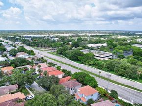 573 NW 135th Ter, Plantation FL 33325