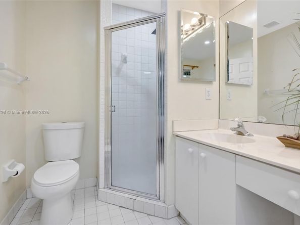 573 NW 135th Ter, Plantation FL 33325