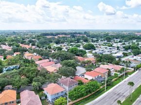 573 NW 135th Ter, Plantation FL 33325