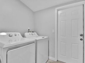 585 NW 51st St, Miami FL 33127