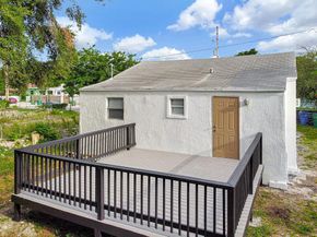 585 NW 51st St, Miami FL 33127