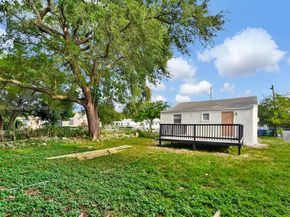 585 NW 51st St, Miami FL 33127