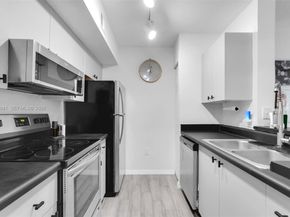 2457 Centergate Dr 306, Miramar FL 33025