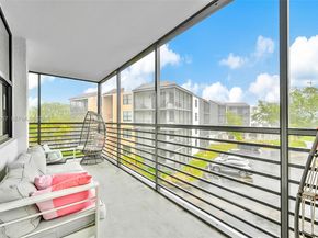 3900 N Hills Dr 303, Hollywood FL 33021