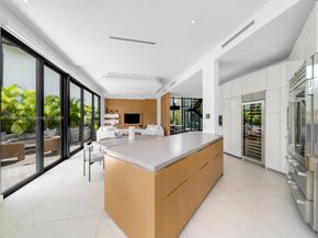 1755 Fairhaven Pl, Miami FL 33133
