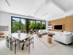 1755 Fairhaven Pl, Miami FL 33133
