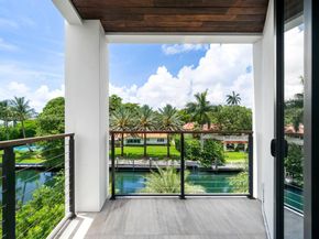 1755 Fairhaven Pl, Miami FL 33133