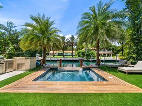 1755 Fairhaven Pl, Miami FL 33133