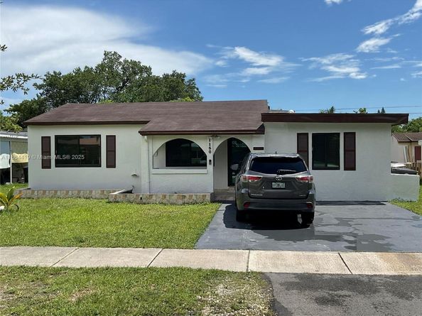 1150 NE 143rd St, North Miami FL 33161