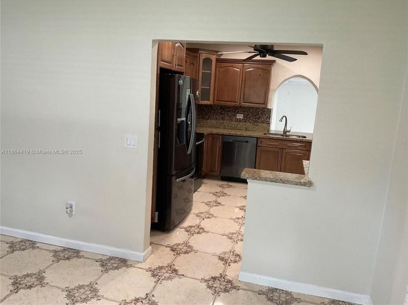 1150 NE 143rd St, North Miami FL 33161