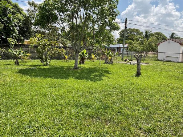 1150 NE 143rd St, North Miami FL 33161