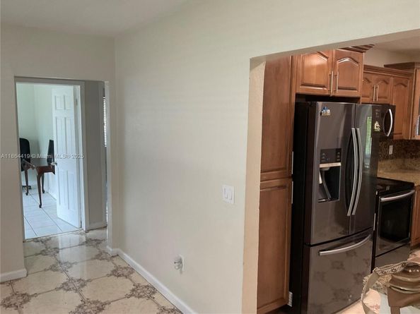 1150 NE 143rd St, North Miami FL 33161