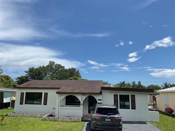 1150 NE 143rd St, North Miami FL 33161