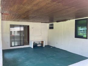 1150 NE 143rd St, North Miami FL 33161