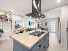 1009 NW 11th Ct, Miami FL 33136