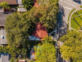 1009 NW 11th Ct, Miami FL 33136