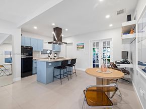 1009 NW 11th Ct, Miami FL 33136