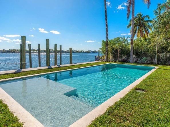 1510 Stillwater Dr, Miami Beach FL 33141