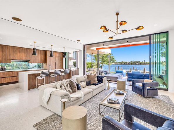 1510 Stillwater Dr, Miami Beach FL 33141