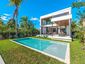 1510 Stillwater Dr, Miami Beach FL 33141