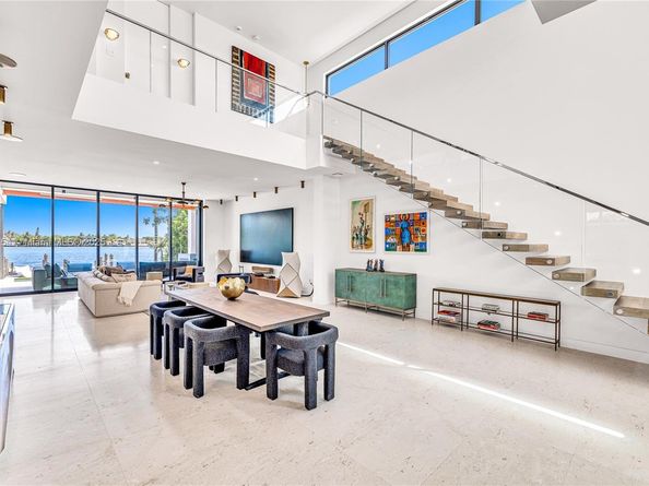 1510 Stillwater Dr, Miami Beach FL 33141