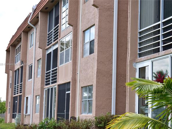 9900 Sunrise Lakes Blvd 309, Sunrise FL 33322