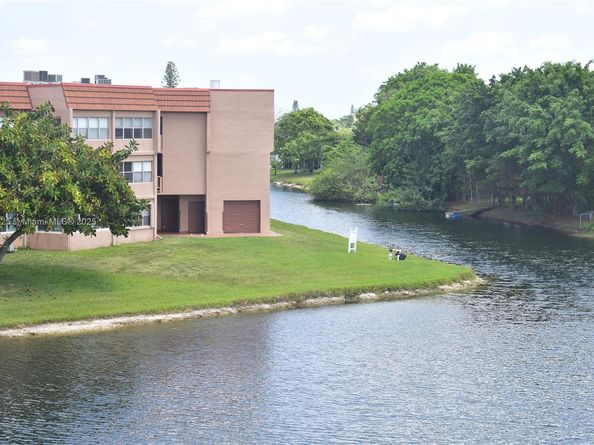 9900 Sunrise Lakes Blvd 309, Sunrise FL 33322