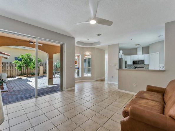 9057 SW 161st Ter, Palmetto Bay FL 33157