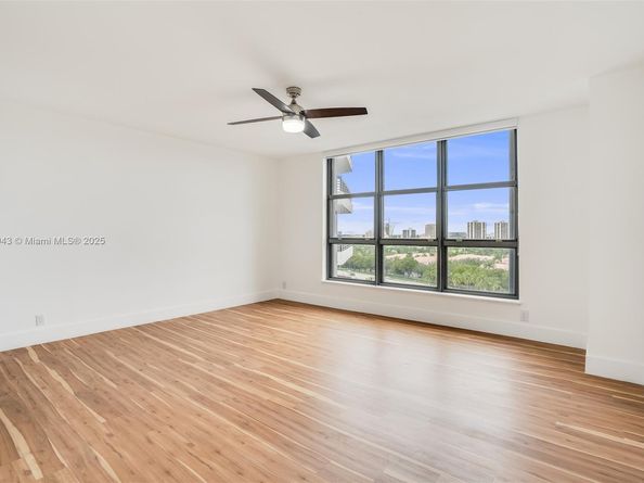 3500 Mystic Pointe Dr 1205, Aventura FL 33180