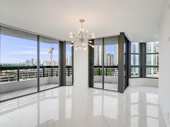 3500 Mystic Pointe Dr 1205, Aventura FL 33180