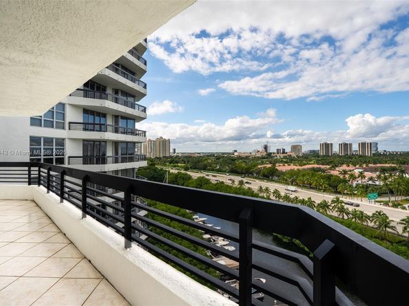 3500 Mystic Pointe Dr 1205, Aventura FL 33180