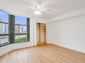 3500 Mystic Pointe Dr 1205, Aventura FL 33180